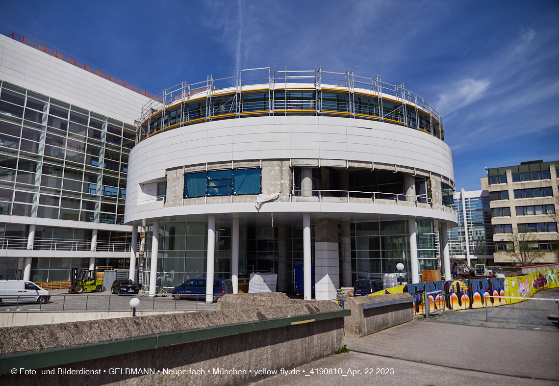 22.04.2023 - Baustelle auf der ehemaligen Allianz-Versicherung in Neuperlach